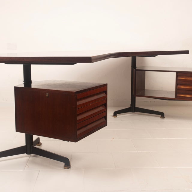 Wood First Edition T96 Rosewood Boomerang Desk by Osvaldo Borsani for Tecno, 1950 For Sale - Image 7 of 18