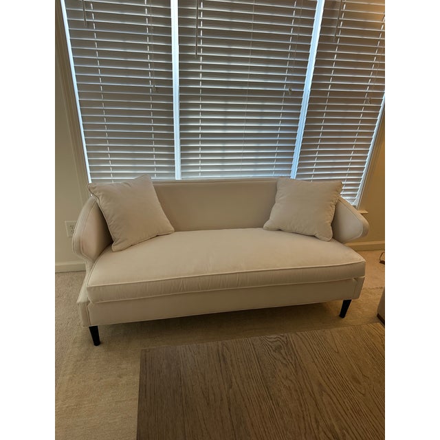 Modern Gabriella White Monroe Upholstered Winged Arm Settee Couch For Sale - Image 3 of 5