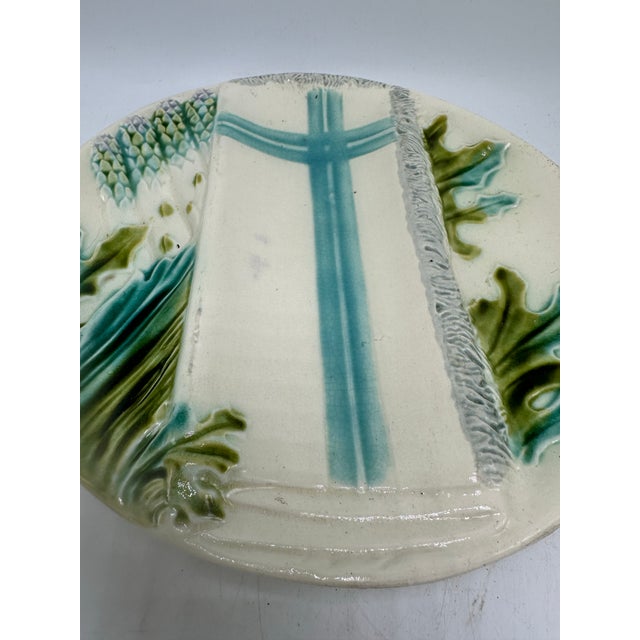 1900 - 1909 Antique Magelica Asparagus Plate For Sale - Image 5 of 6