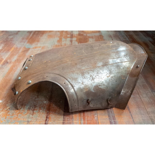 Rustic European 19th or 20th Century Decorative Renaissance Revival Breastplate Cuirass Armor For Sale - Image 3 of 16