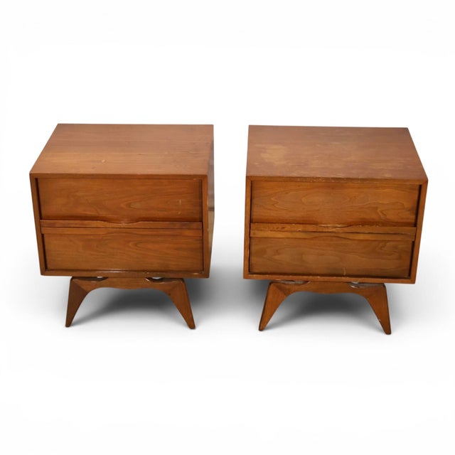 Tobago Vintage Mid Century Modern Pair of Nightstands C. 1960s, Attributed For Sale In New York - Image 6 of 12