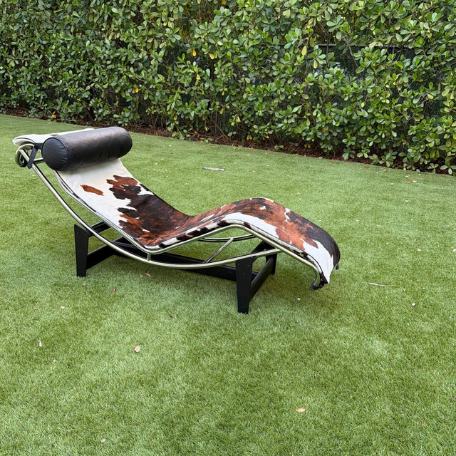 Contemporary Vintage, Great Condition! Le Corbusier Attributed Cow Hide Chaise: Lc4 For Sale - Image 3 of 8