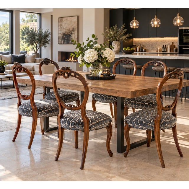 A fine quality set of six antique Victorian walnut dining chairs dating to circa 1850, with beautifully carved and pierced...