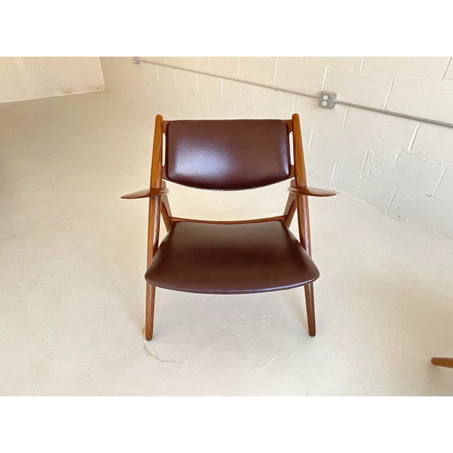 1951 Vintage Hans Wegner Sawbuck Chairs for Carl Hansen Ch28 in Oak & Leather- a Pair For Sale In New York - Image 6 of 12