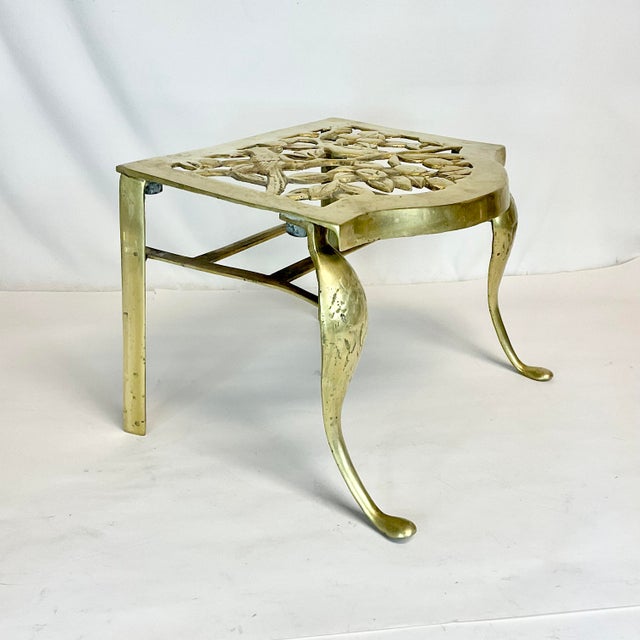 Late 19th Century Late 1800s Antique English Cast Brass Fireplace Footman Kettle Pot Stand. For Sale - Image 5 of 11