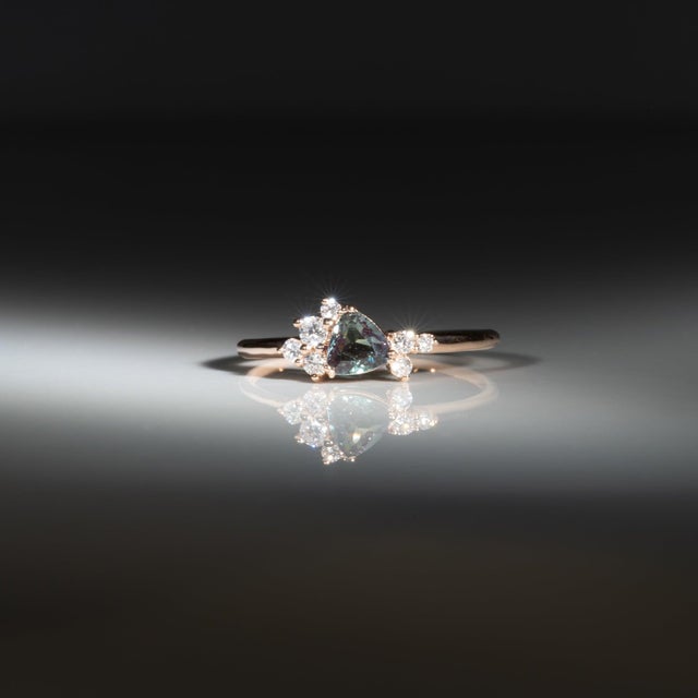 Alexandrite Ring With Earth-Mined Diamond Accents: Solid 14k Gold, Trillion 5mm, Size 6.75 For Sale In Columbus - Image 6 of 12