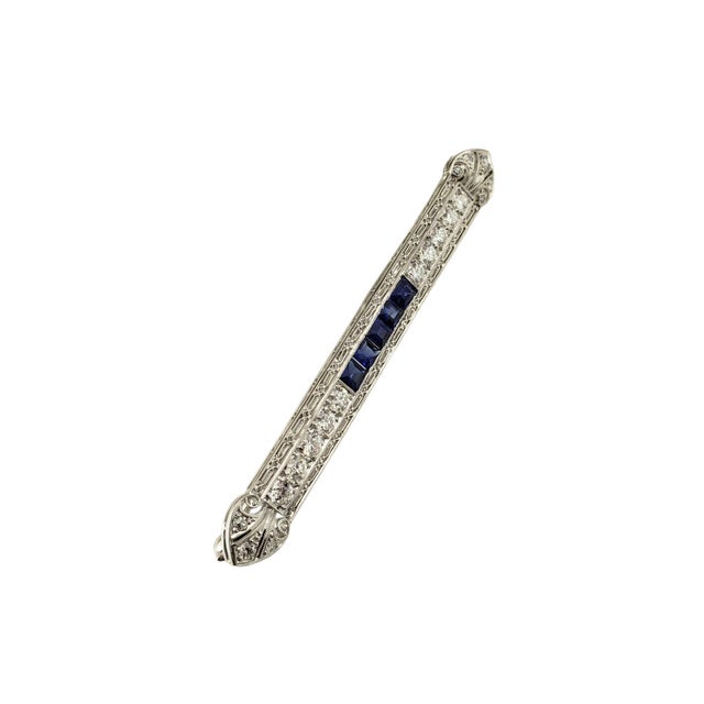Contemporary Mid 20th Century Platinum Sapphire and Diamond Filigree Brooch/Pin For Sale - Image 3 of 7