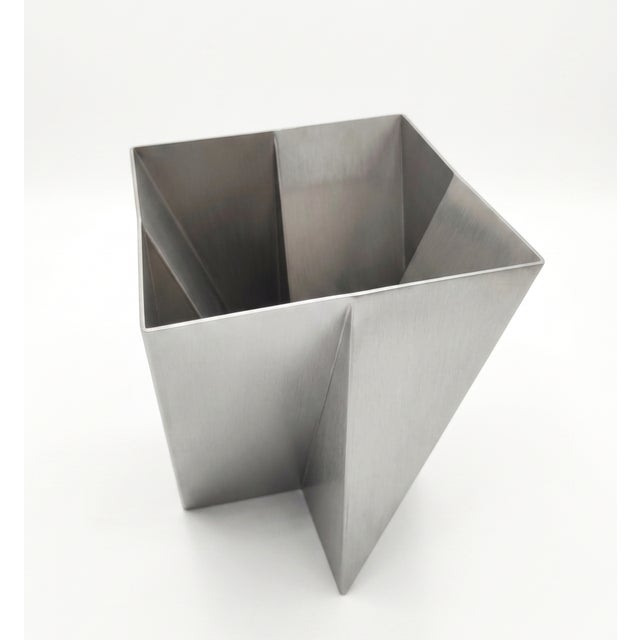 Contemporary Robert Wyatt Vase by Dario Nasuti For Sale - Image 3 of 7