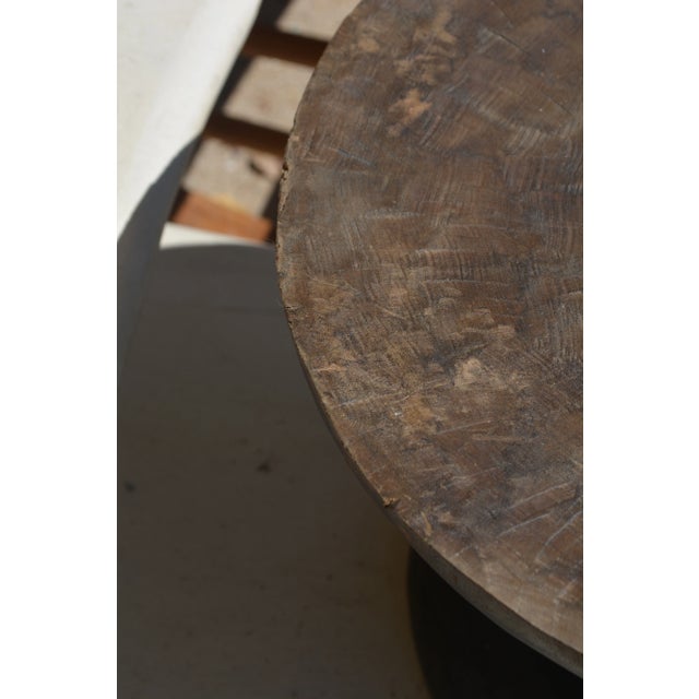 1960s Vintage Black Wooden Round Tonga African Stool With Diamond Shape Cut Outs / Handle For Sale - Image 6 of 15