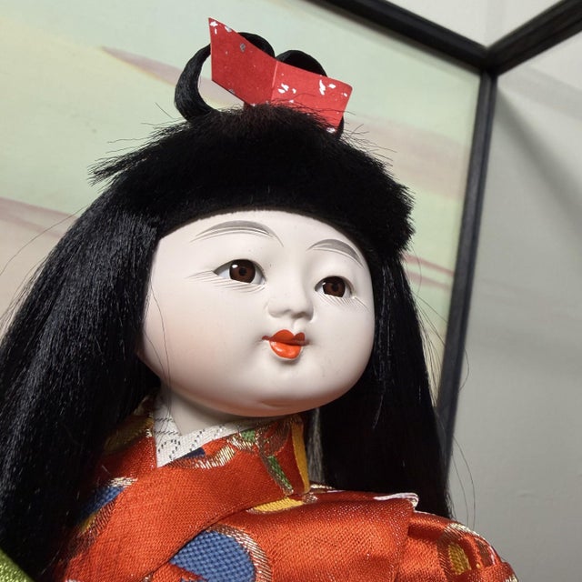 Japanese Ichimatsu Dolls in Glass Display Case, 1970s, Set of 3 For Sale - Image 6 of 15