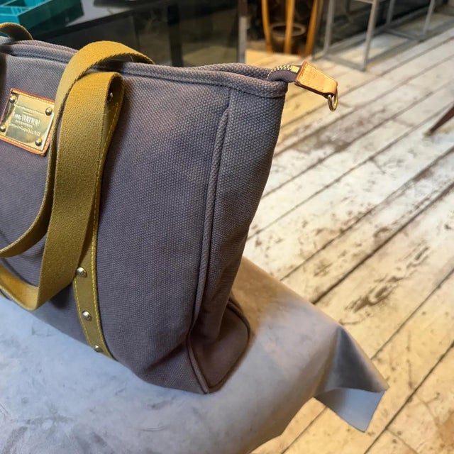 Gray A 2006 Louis Vuitton Antigua Cabas Gm Brown Cotton Tote Bag For Sale - Image 8 of 16
