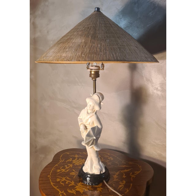 White Porcelain Geisha Lamp with Rice Straw Lampshade, 1950s For Sale - Image 4 of 10