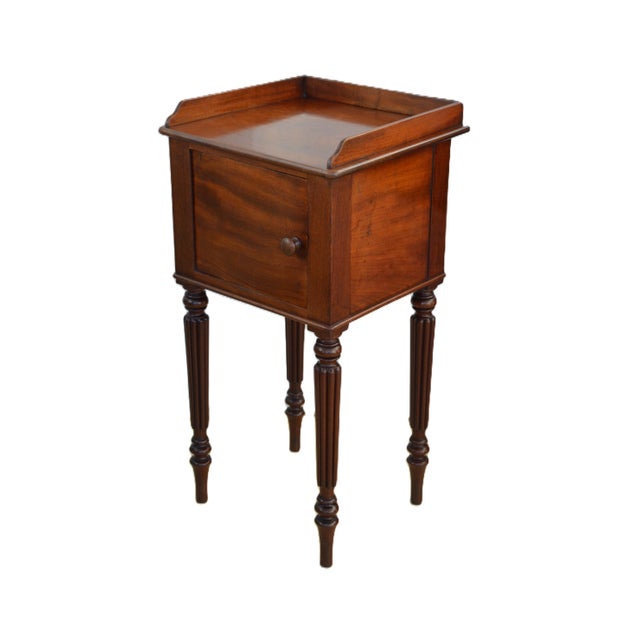 Wood William VI Mahogany Nightstand in the style of Gillows, England, 1830s For Sale - Image 7 of 18