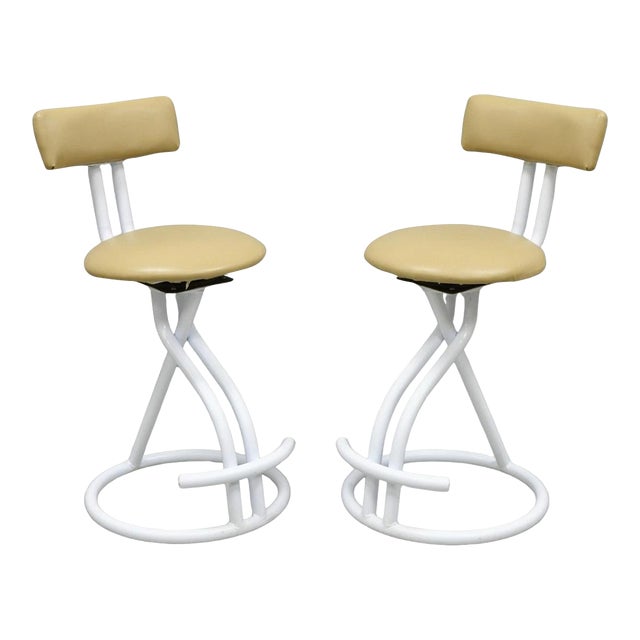 Vintage Postmodern Memphis Style White Tubular Metal Swivel Bar Stools - A Pair For Sale