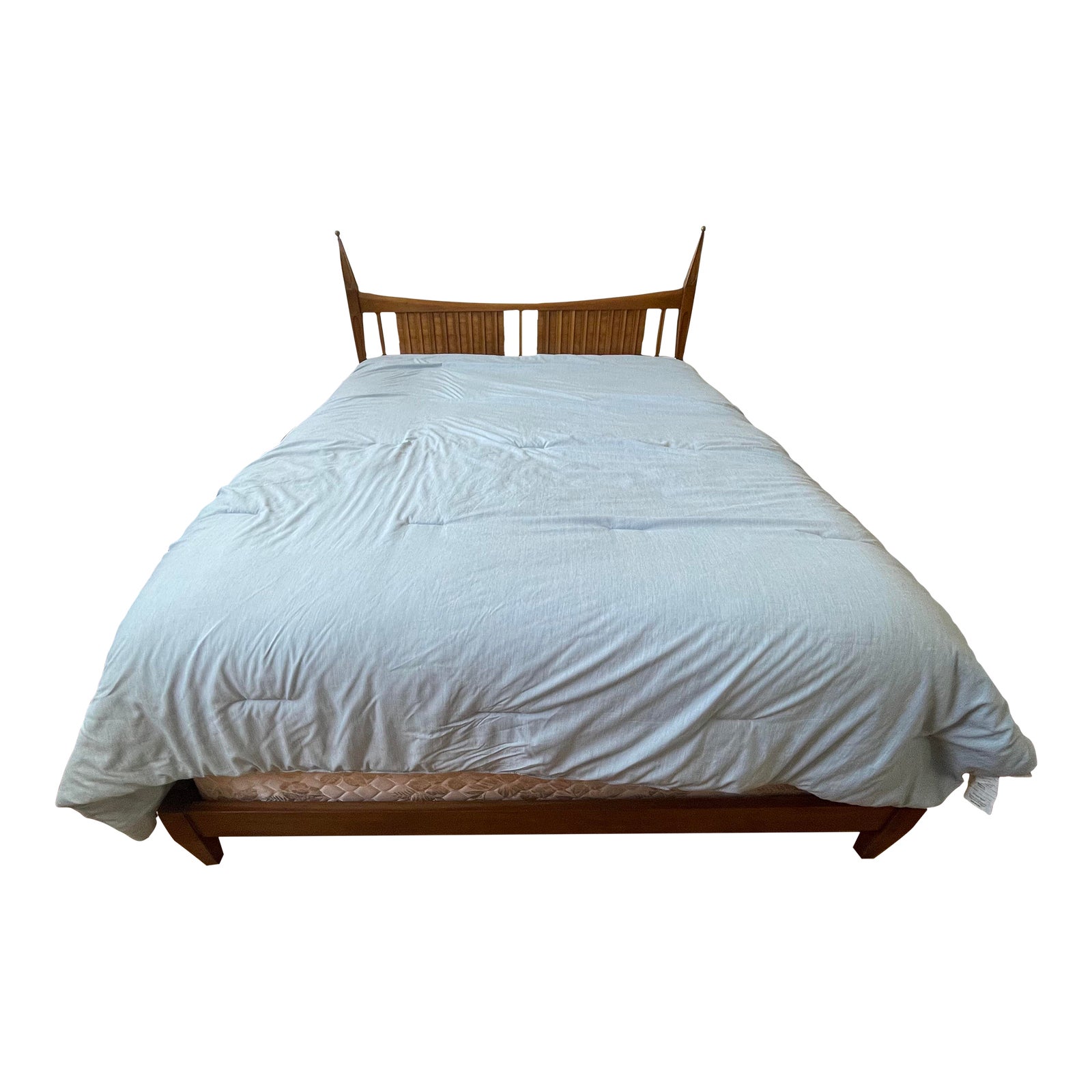 1960 John Widdicomb Sculptural Tall Post Queen Size Bed (Can Also