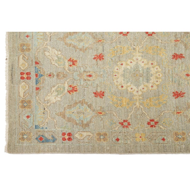 21st Century Modern Sultanabad Floral Wool Runner in Light Gray For Sale In New York - Image 6 of 9