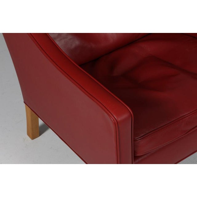 Wood Model 2202 / 2204 Wingback Chairs and Ottoman in Leather attributed to Børge Mogensen for Fredericia, 1980s, Set of 3 For Sale - Image 7 of 10