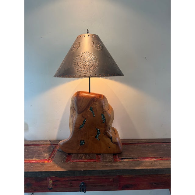 Early 20th Century Southwestern Studio Craft Juniper Slab Table Lamp With Turquoise Inlay & Pierced Metal Shade For Sale In Phoenix - Image 6 of 14