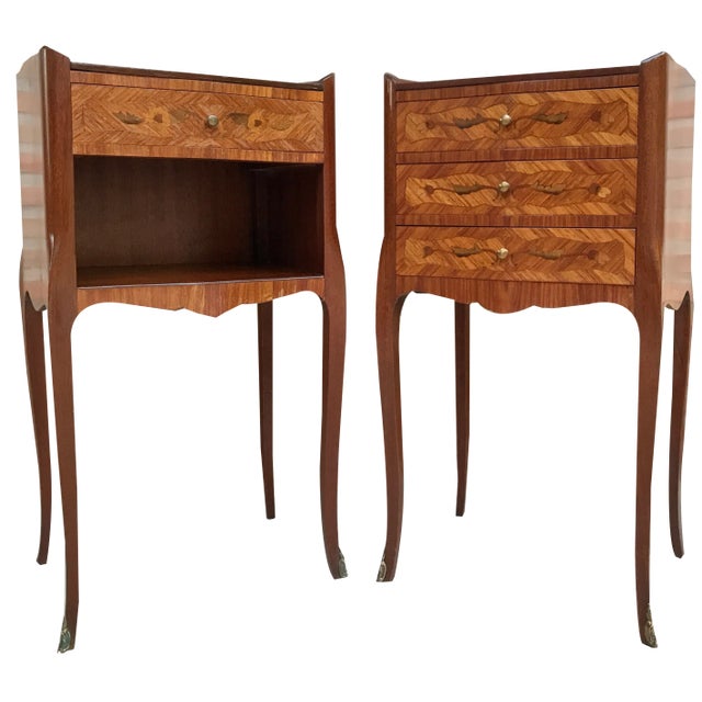 Early 20th Century French Marquetry and Iron Hardware Bedside Tables or Nightstands, Set of 2 For Sale