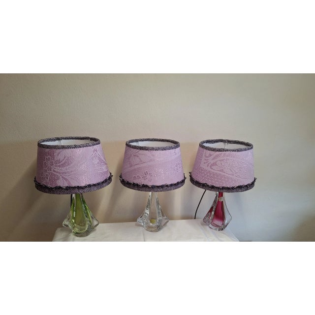 Vintage Belgian Table Lamps in Colored Crystal Glass Feet by Christalleries De Val St Lambert and Lamplove, 1970s, Set of 3 For Sale - Image 4 of 8