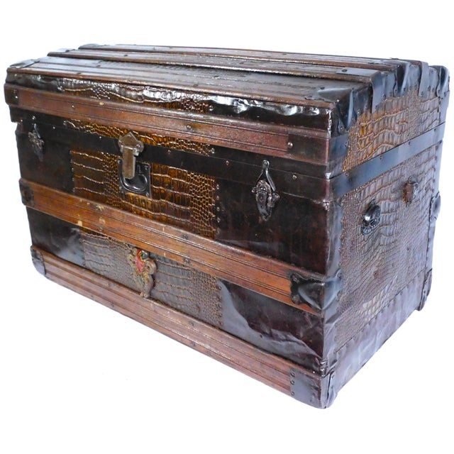 This trunk has received some attention on the exterior that left it looking nice overall, better than the pictures...
