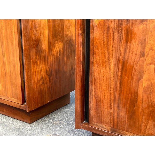 1960s Mid Century "Esprit" Nightstands by Merton Gershun for Dillingham, a Pair For Sale - Image 9 of 10