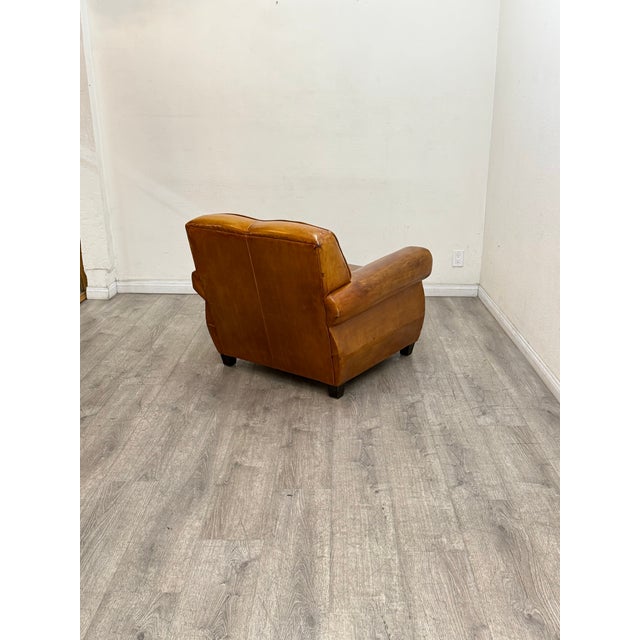 Beautiful pair of leather club chairs in good vintage condition