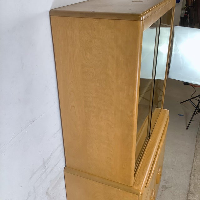 Wood Mid-Century Heywood-Wakefield Wheat Hutch Display Cabinet For Sale - Image 7 of 16