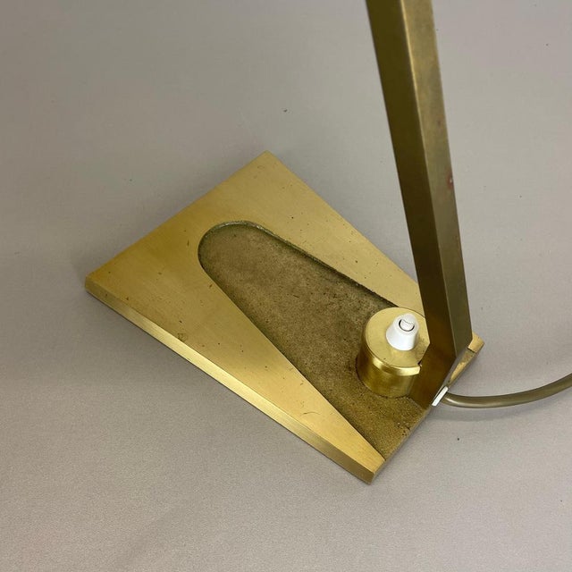 Hollywood Regency Brass Sputnik Table Light in the style of Stilnovo, Italy, 1970s For Sale - Image 6 of 18