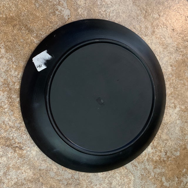 1980s Black Enamel Asian Plate For Sale - Image 4 of 6