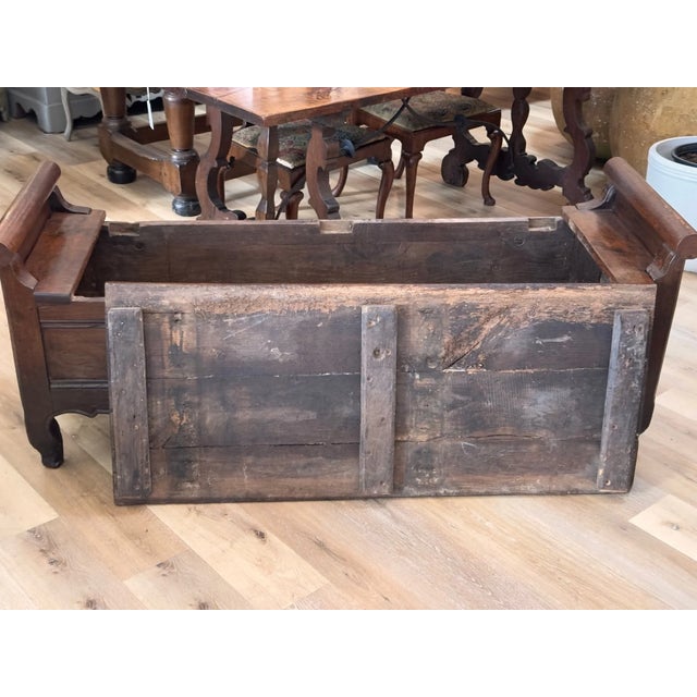 French Provincial Louis XV 18th Century French Provincial Elm and Oak Lift Top Hall Bench For Sale - Image 3 of 5