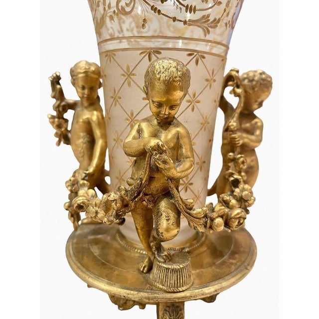 Crystal Cornet Vase with Putti from Maison Tahan For Sale - Image 5 of 13