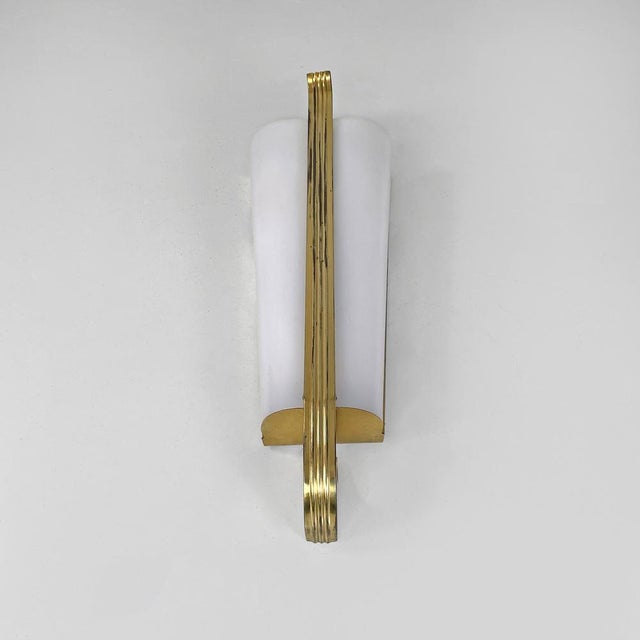 Metal Mid-Century Modern Italian White Acrylic Glass and Brass Wall Lamp, 1950s For Sale - Image 7 of 18