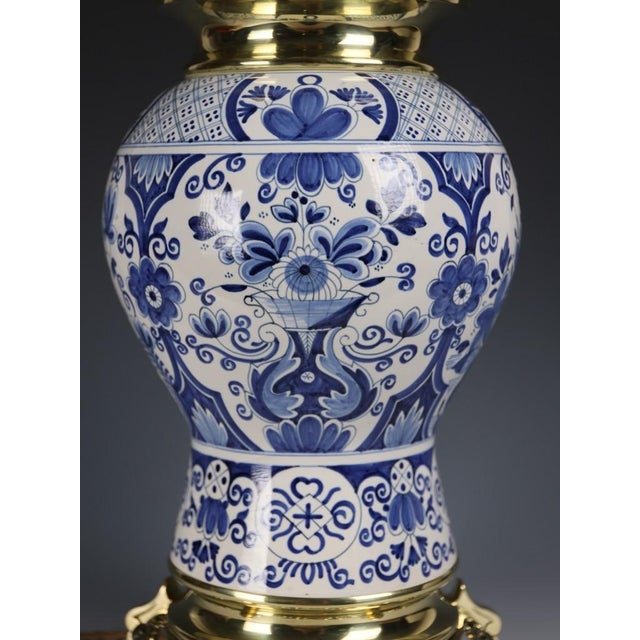 Victorian Belgian Blue and White Faience Oil Lamp, 1880 For Sale - Image 6 of 14