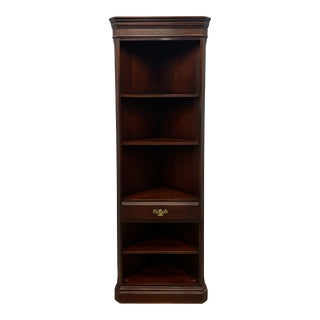 Vintage Bernhardt Traditional American Style Mahogany Corner Bookcase For Sale
