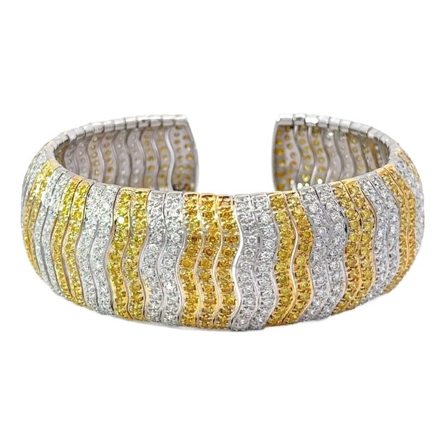 15 Carat Yellow & White Round Cut Diamond in 18k Cuff Bangle For Sale