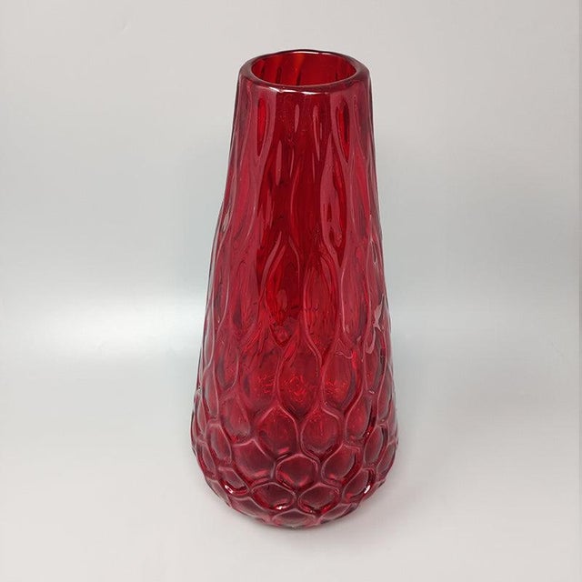 1960s Gorgeous red vase by Ca dei Vetrai in Murano glass. Not easy to find it in these colors. The item is in excellent...
