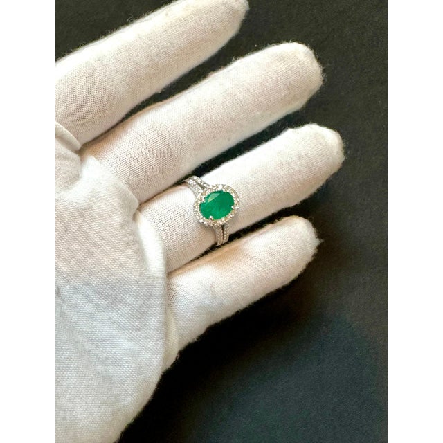2.5 Carat Oval Natural Zambian Emerald & 2 ct Diamond Ring 14 Karat White Gold For Sale In New York - Image 6 of 18