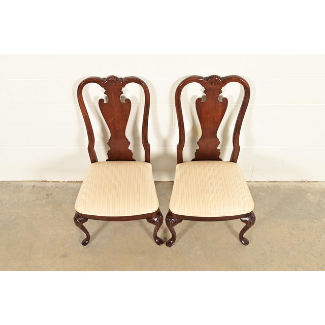 1980s Thomasville Queen Anne Carved Solid Mahogany Side Chairs or Dining Chairs, Pair For Sale - Image 5 of 14