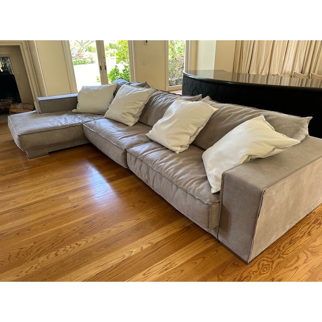 A beautiful, modern, designer sofa from Italy. Very confortable. Soft leather upholstery. Extra, white Baxter leather...