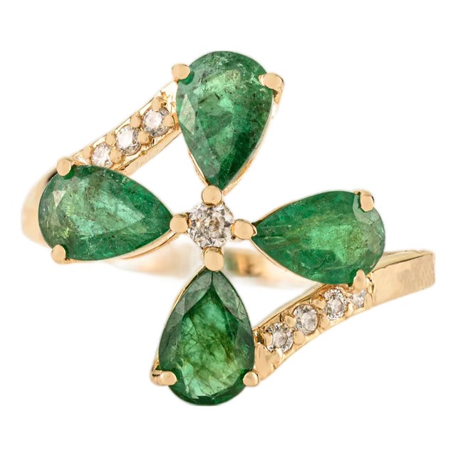 Nature-Inspired 14k Gold Motif Emerald Diamond Contemporary Ring Size 6 For Sale