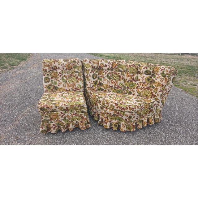 Mid-Century Modern 1950s Vintage Floral Skirted Slipper Chair & Corner Settee Set – 2 Pieces For Sale - Image 3 of 4
