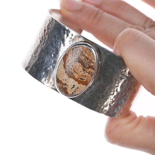 7" Retro Hammered Sterling and jasper cuff bracelet For Sale - Image 4 of 11
