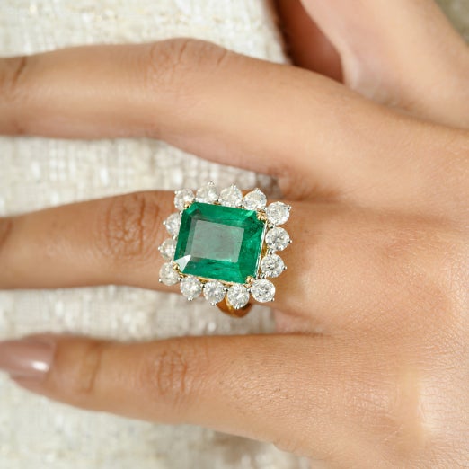 Green Zambian Emerald Halo Diamond Statement Ring in 18k Solid Gold Size 5 For Sale - Image 8 of 12
