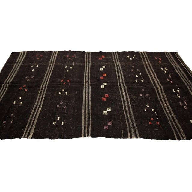 Contemporary 1960s Vintage Embroidered Modern Kilim Rug- 5′6″ × 10′7″ For Sale - Image 3 of 7