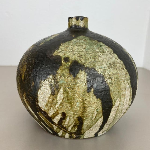 Abstract Ceramic Studio Pottery Vase attributed to Gerhard Liebenthron, Germany, 1963 For Sale - Image 11 of 18