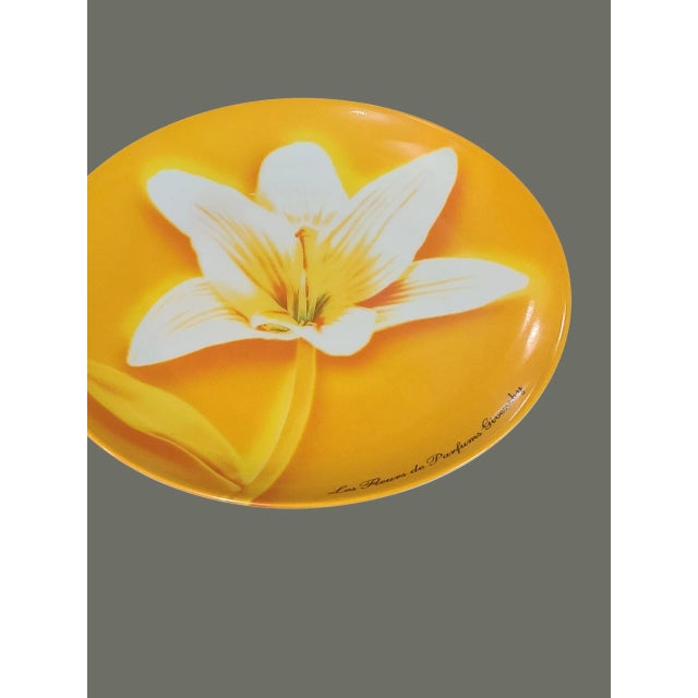 Late 20th Century Vintage Set of 4 Givenchy Paris Colorful Luncheon Dessert Salad Flower Plates For Sale - Image 5 of 7