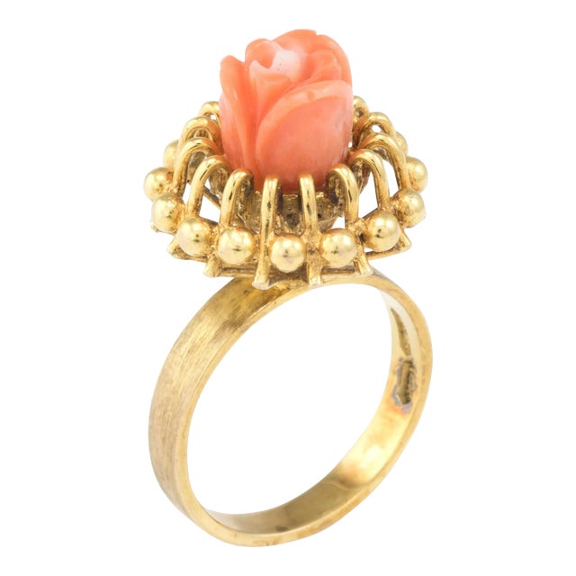 Vintage Carved Coral 14k Yellow Gold Cocktail Ring Size 6.25 For Sale