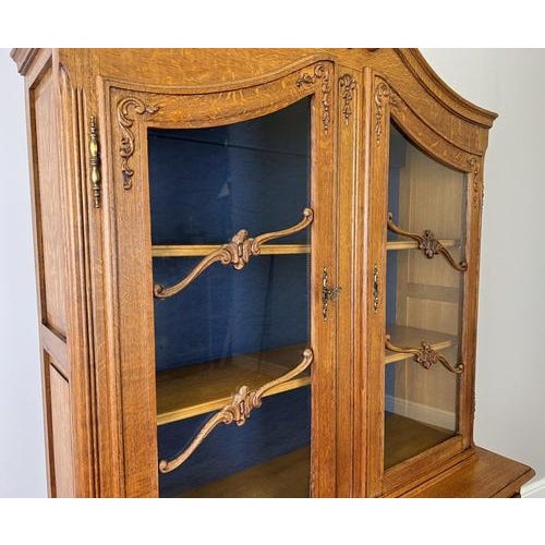 Vintage French Louis XIV Style Oak Display Cabinet For Sale - Image 5 of 13