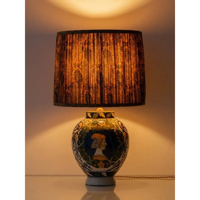 Italian Renaissance Revival Ceramic Table Lamp with New Pleated Silk Lampshade, 1880s For Sale - Image 12 of 13